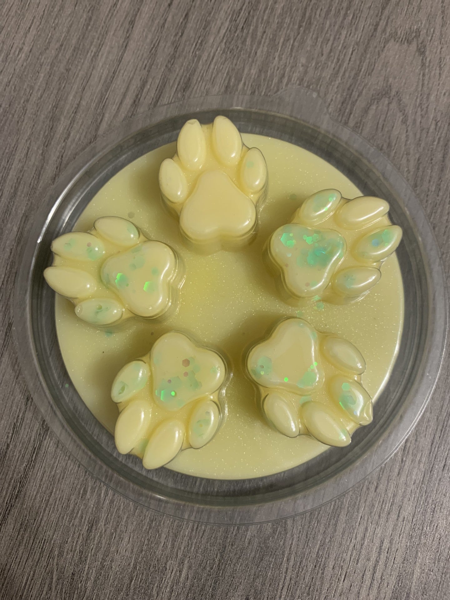 Paw Clamshells